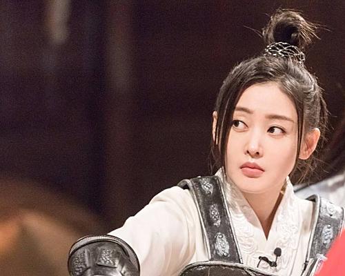 白狐演员表，展现变化、学习与自信的力量之路